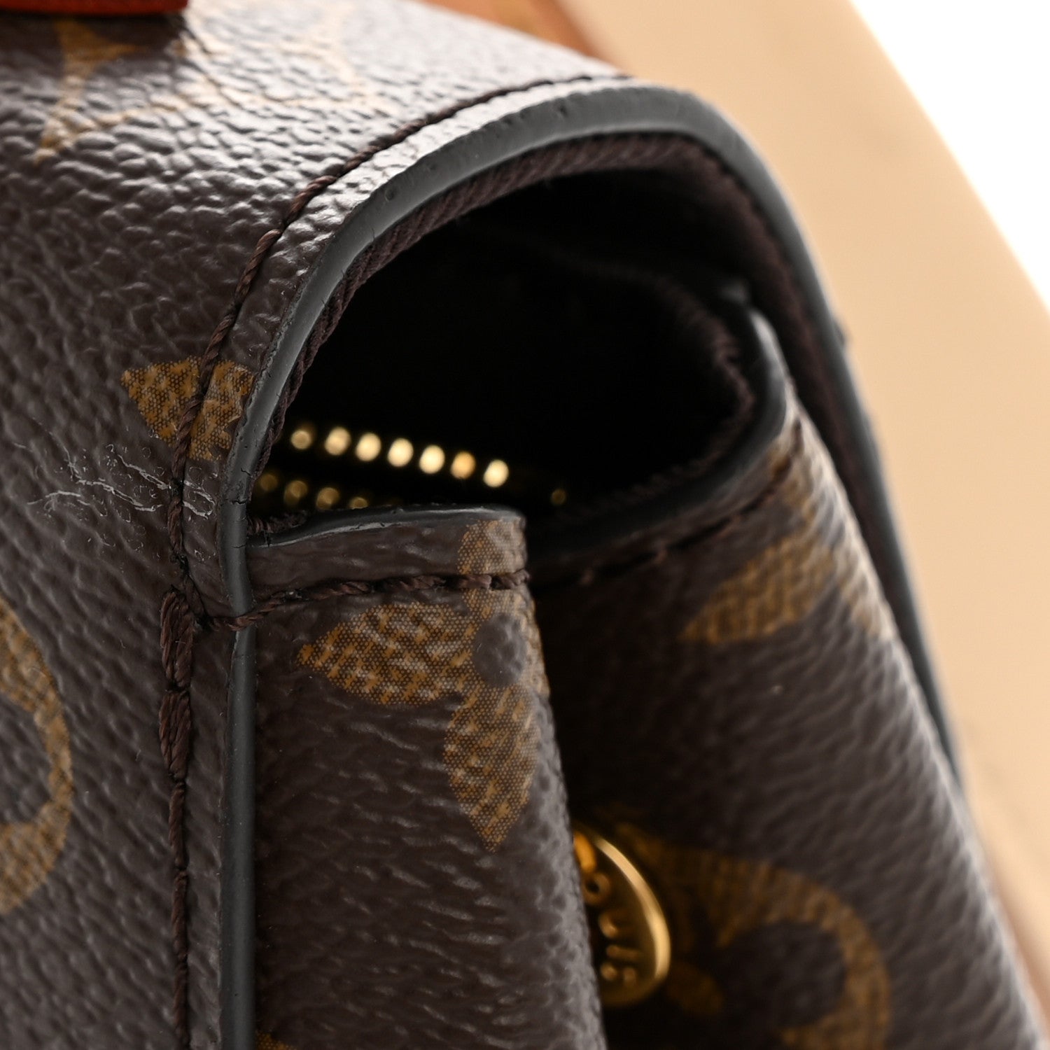 Louis Vuitton Monogram Cluny MM Papyrus Creme