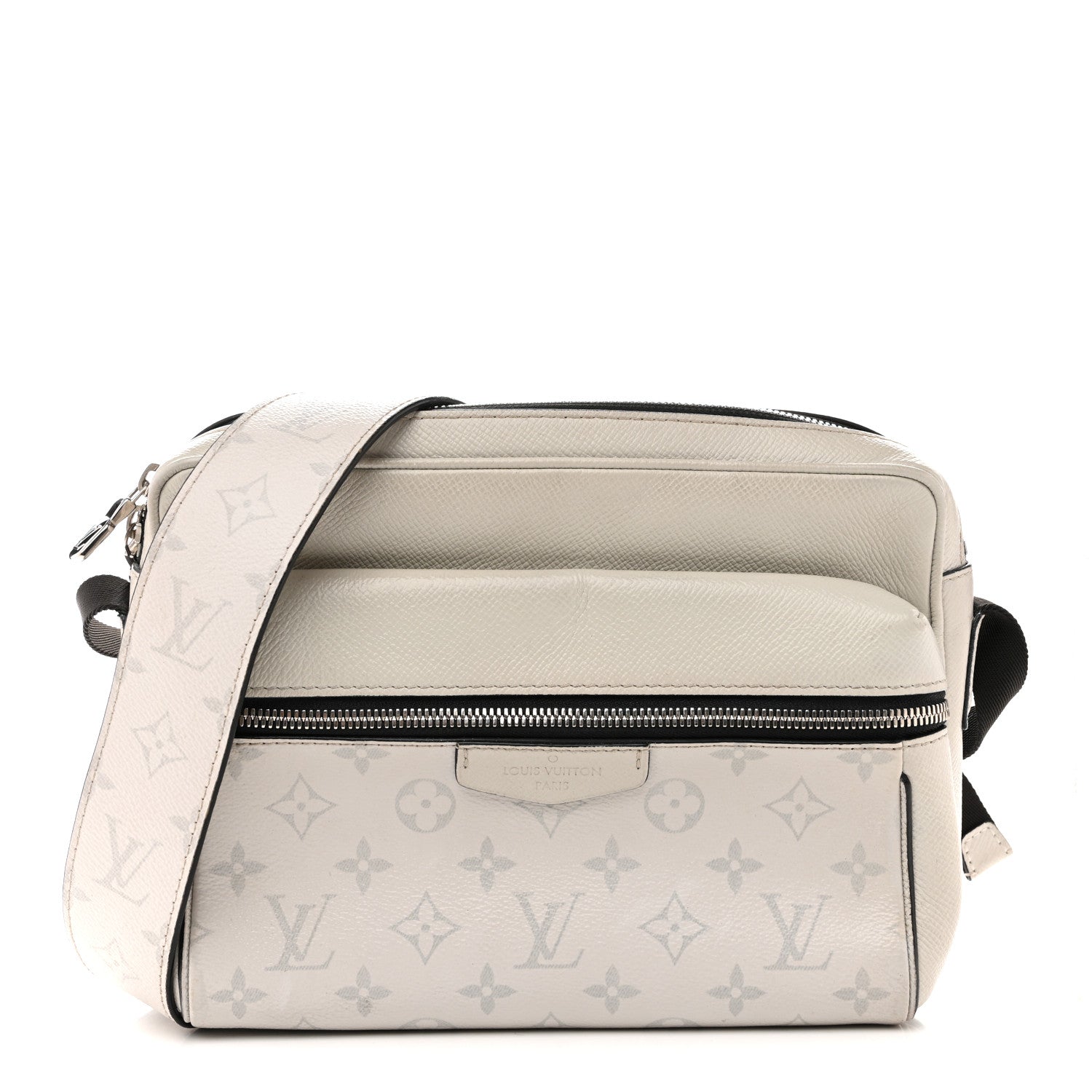 Louis Vuitton Taigarama Outdoor Messenger Antartica