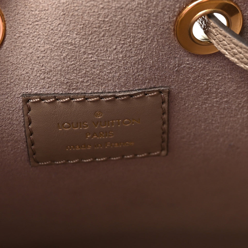 Louis Vuitton Empreinte Monogram Giant Neonoe MM Tourterelle Creme