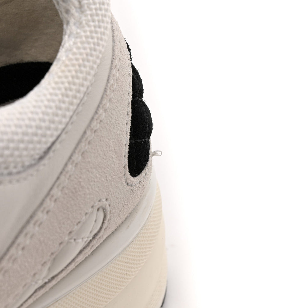 Mixed Fibers Suede Shiny Calfskin Womens CC Sneakers 39 White