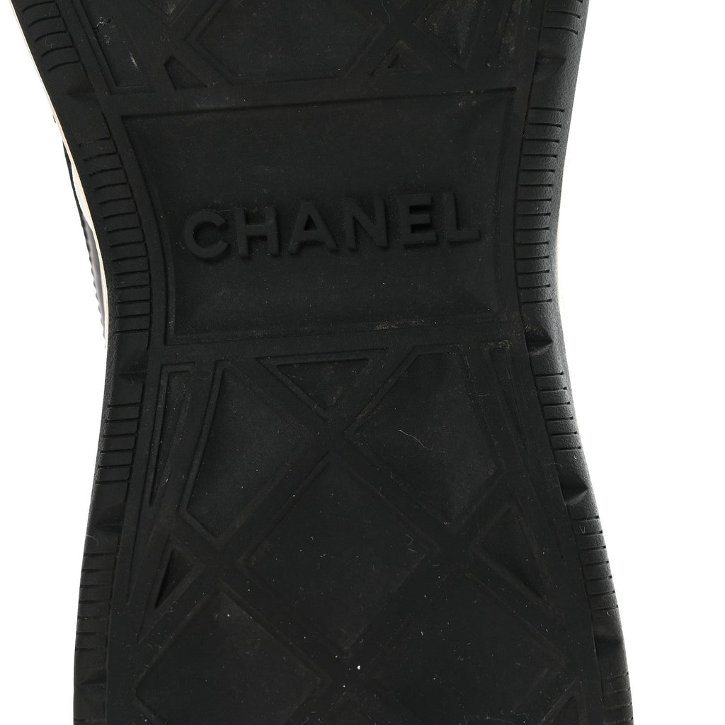 Chanel Velvet Calfskin Mixed Fibers Mens CC Sneakers 41 Black
