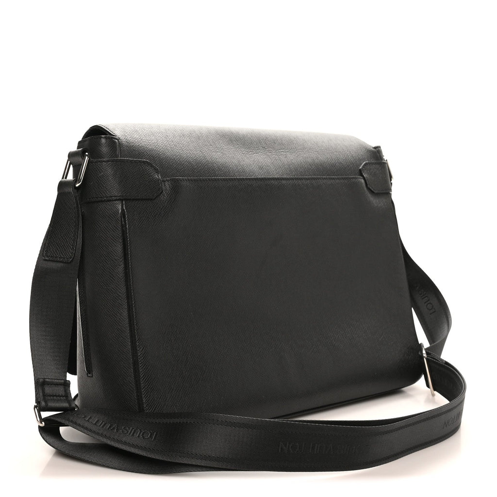 Louis Vuitton Taiga Roman GM Messenger Black