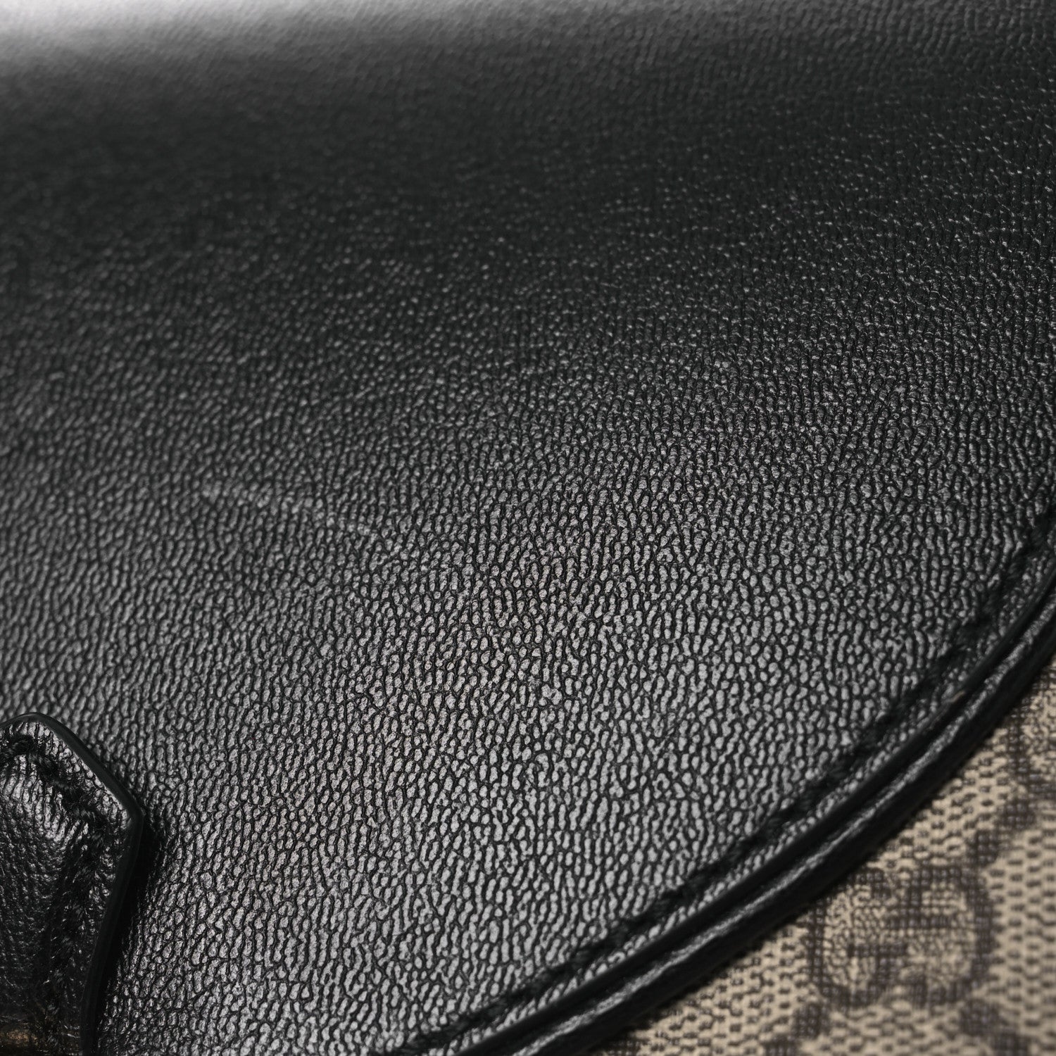 Gucci GG Supreme Monogram Calfskin Small Padlock Messenger Shoulder Bag Beige Black Cuir