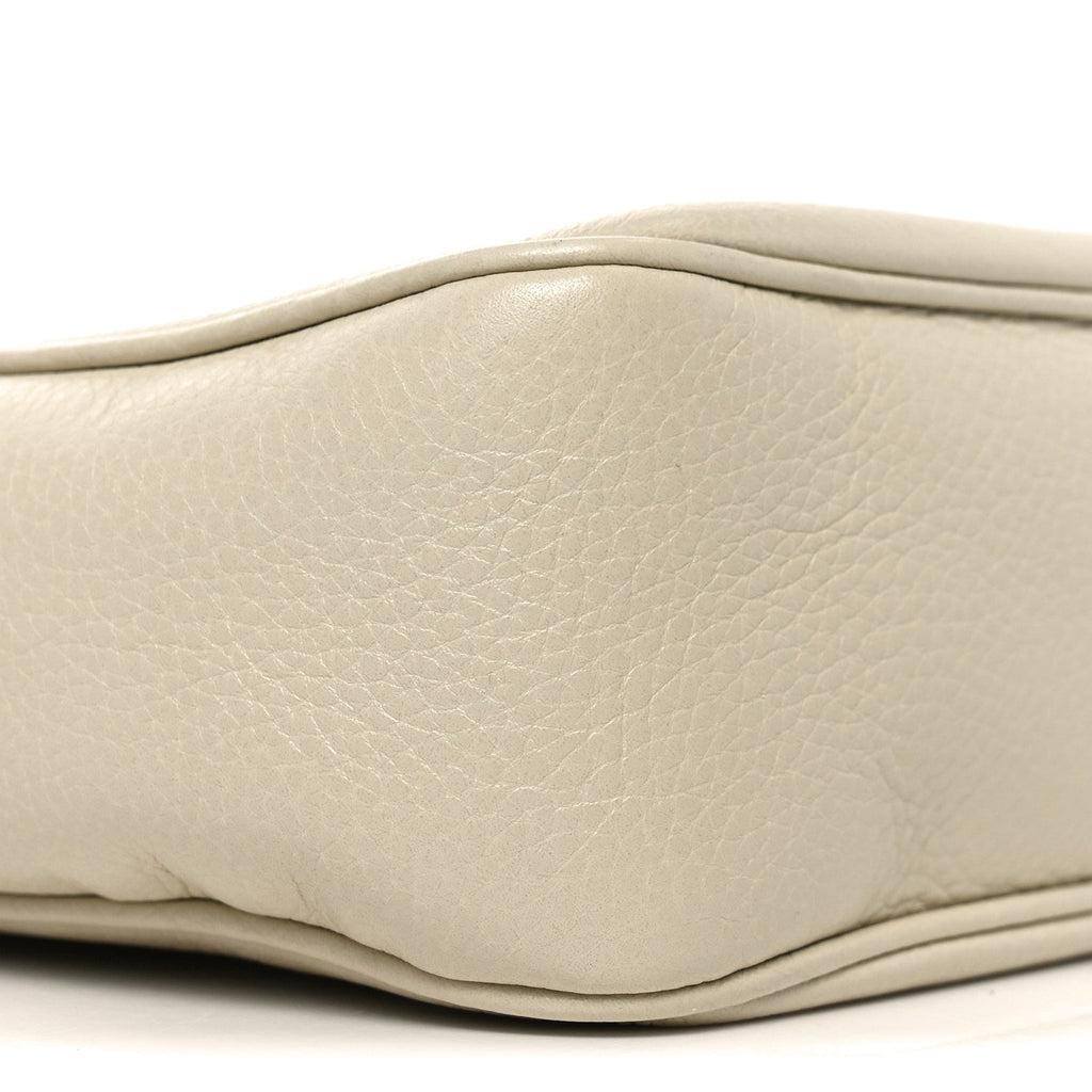 Gucci Pebbled Calfskin Small Soho Disco Bag Off White