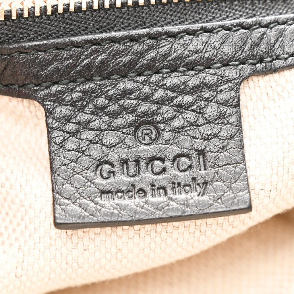 Gucci Pebbled Calfskin Medium Soho Chain Hobo Black