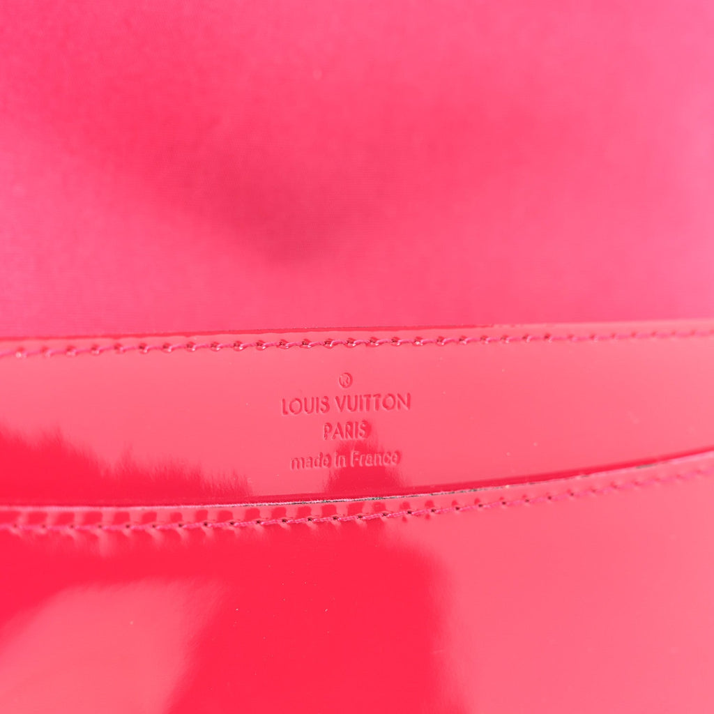 Louis Vuitton Patent Louise Clutch Rose Indien