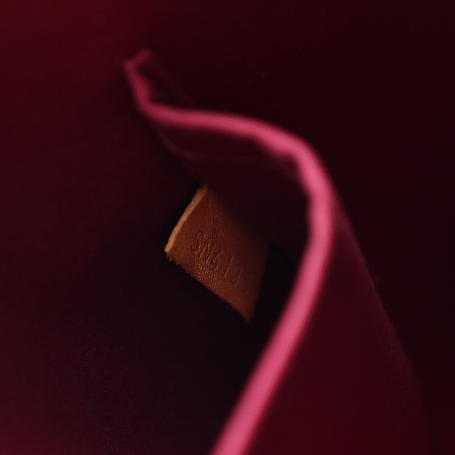 Louis Vuitton Vernis Alma PM Magenta
