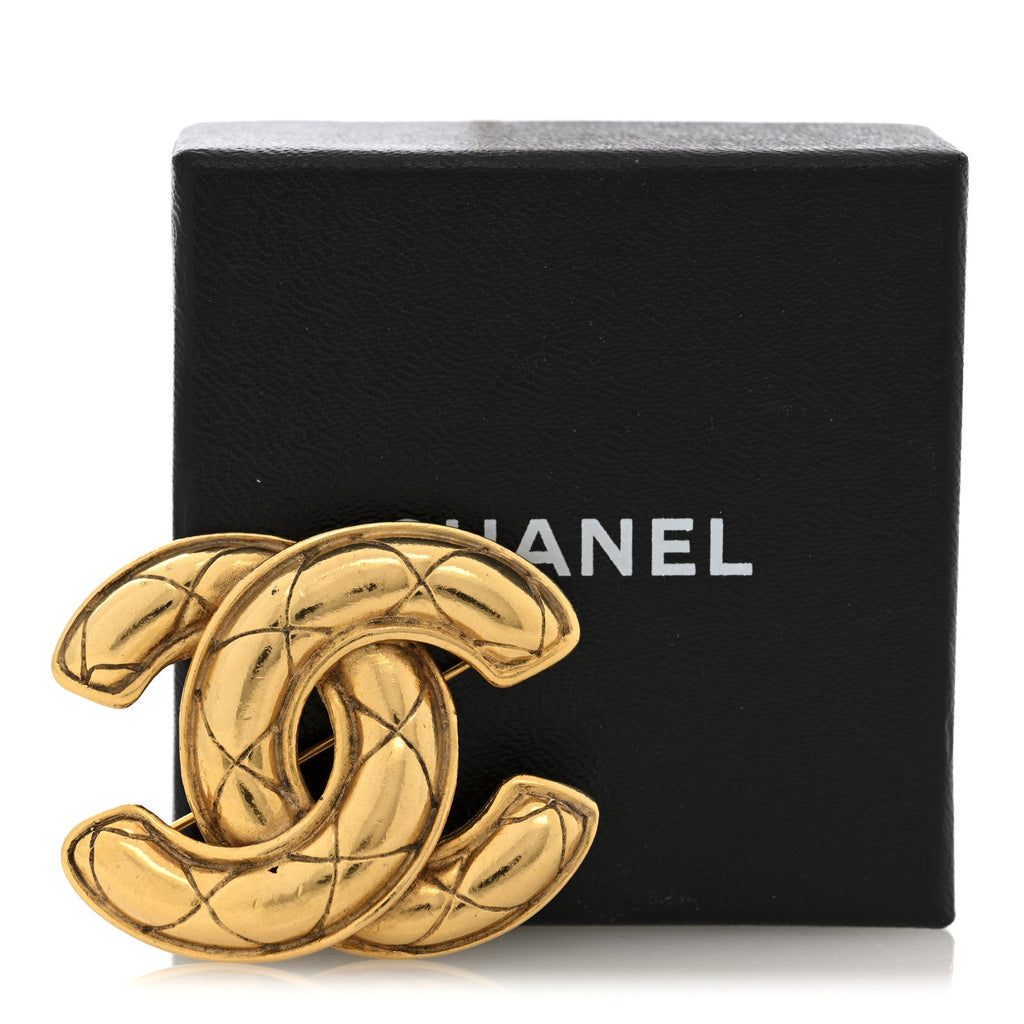 Metal Quilted Large CC Brooch Gold