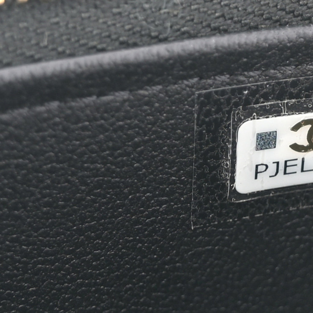Chanel Lambskin Quilted Pick Me Up Vanity Case Black