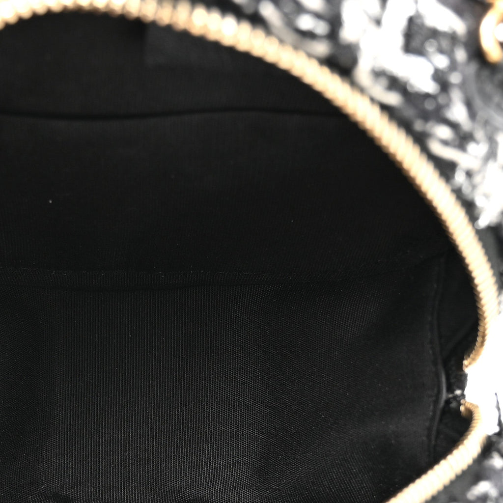 Chanel Tweed Quilted 19 Round Clutch With Chain Black White