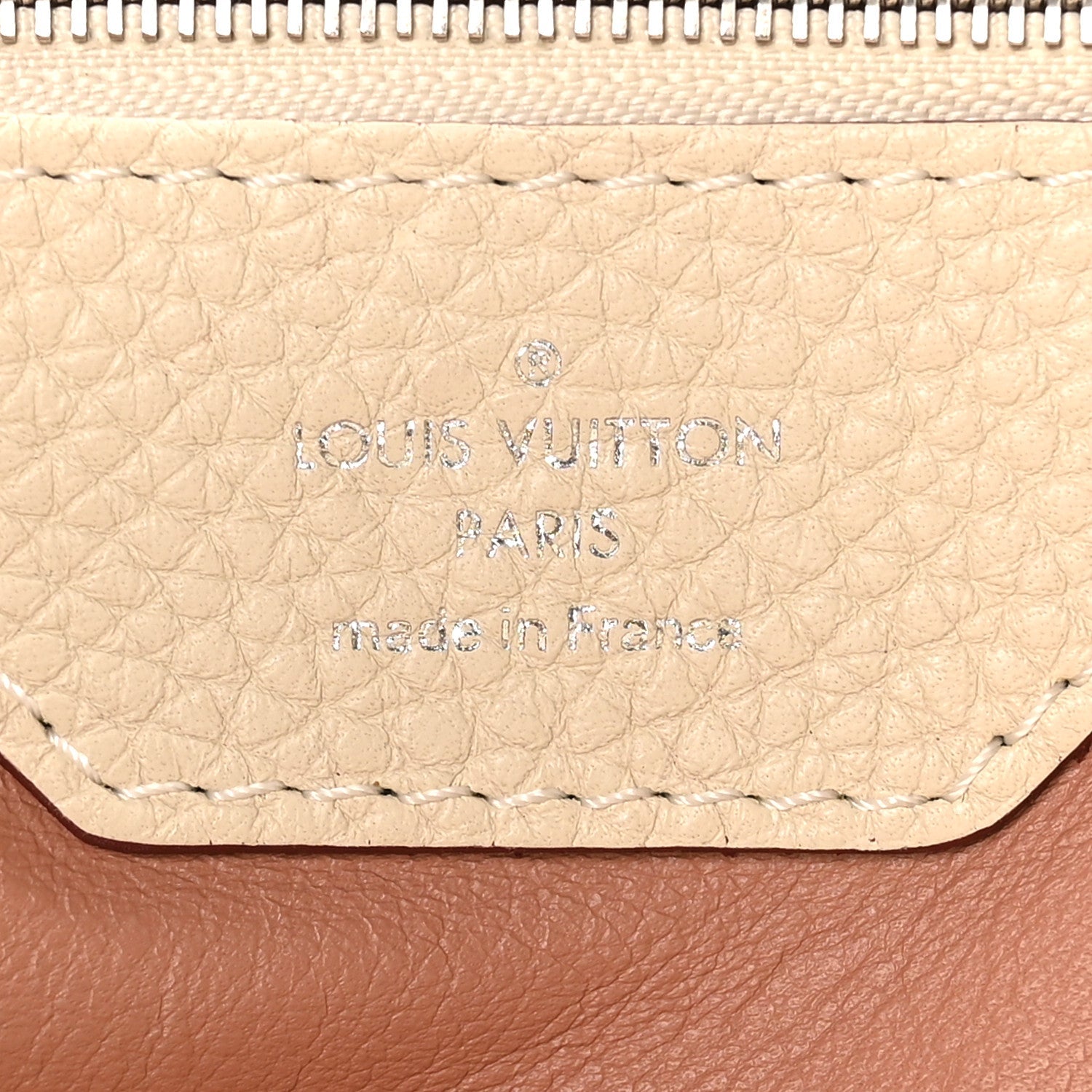 Louis Vuitton Taurillon Capucines MM Blanc Casse