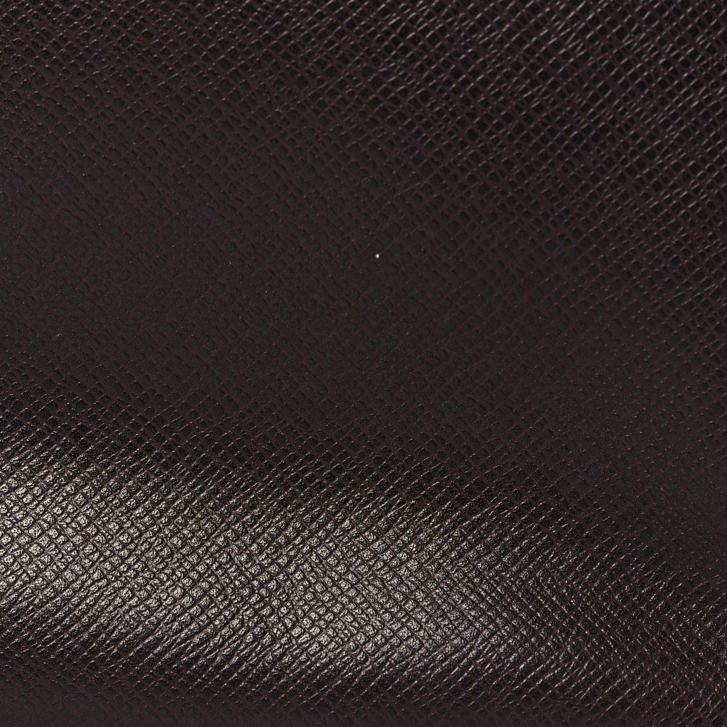 Louis Vuitton Taiga Reporter Messenger Acajou