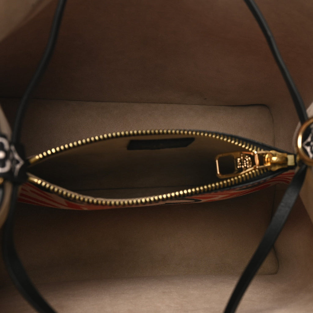 Louis Vuitton Monogram Giant Crafty NeoNoe MM Creme Rouge Black