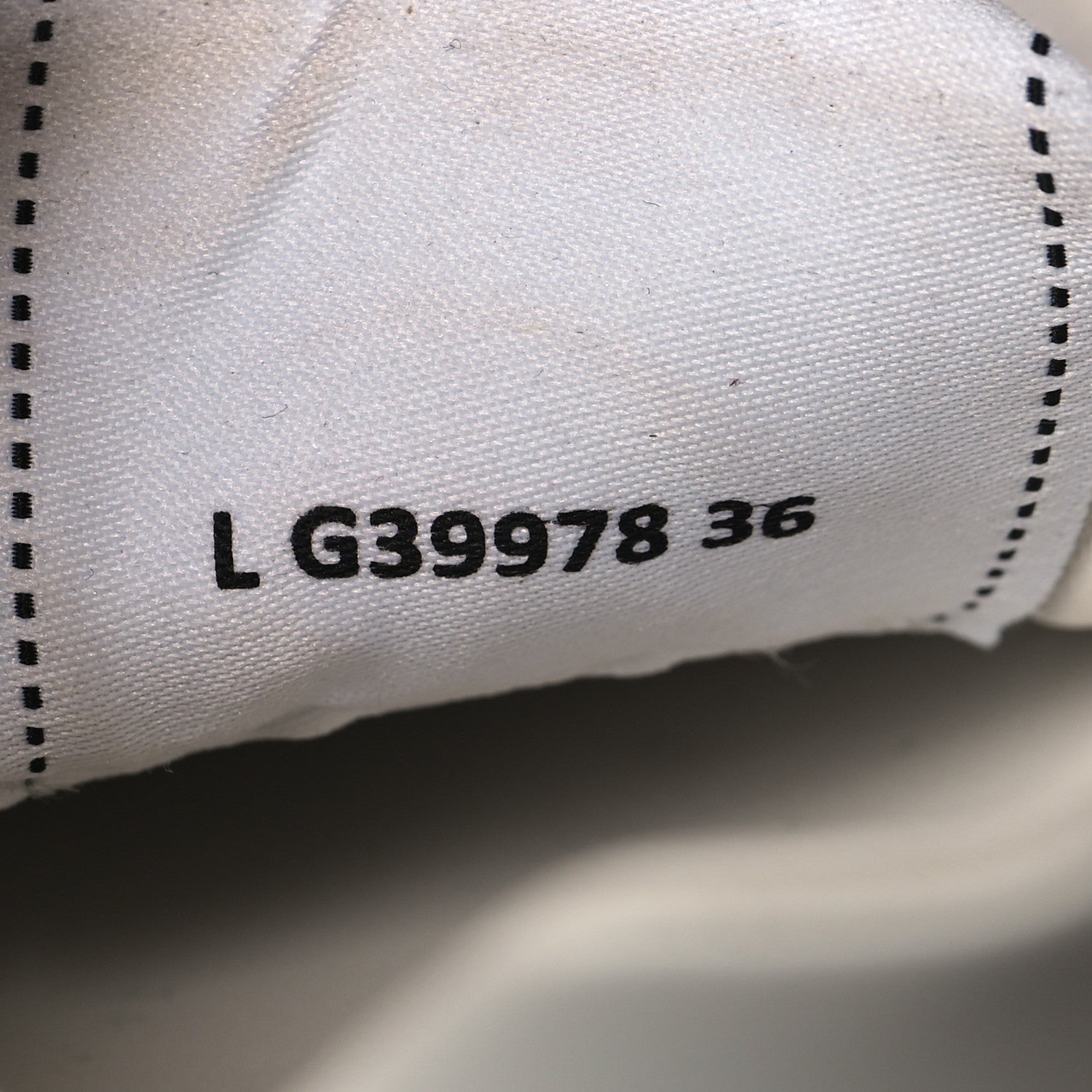 Calfskin CC Womens Sneakers 36 White Black