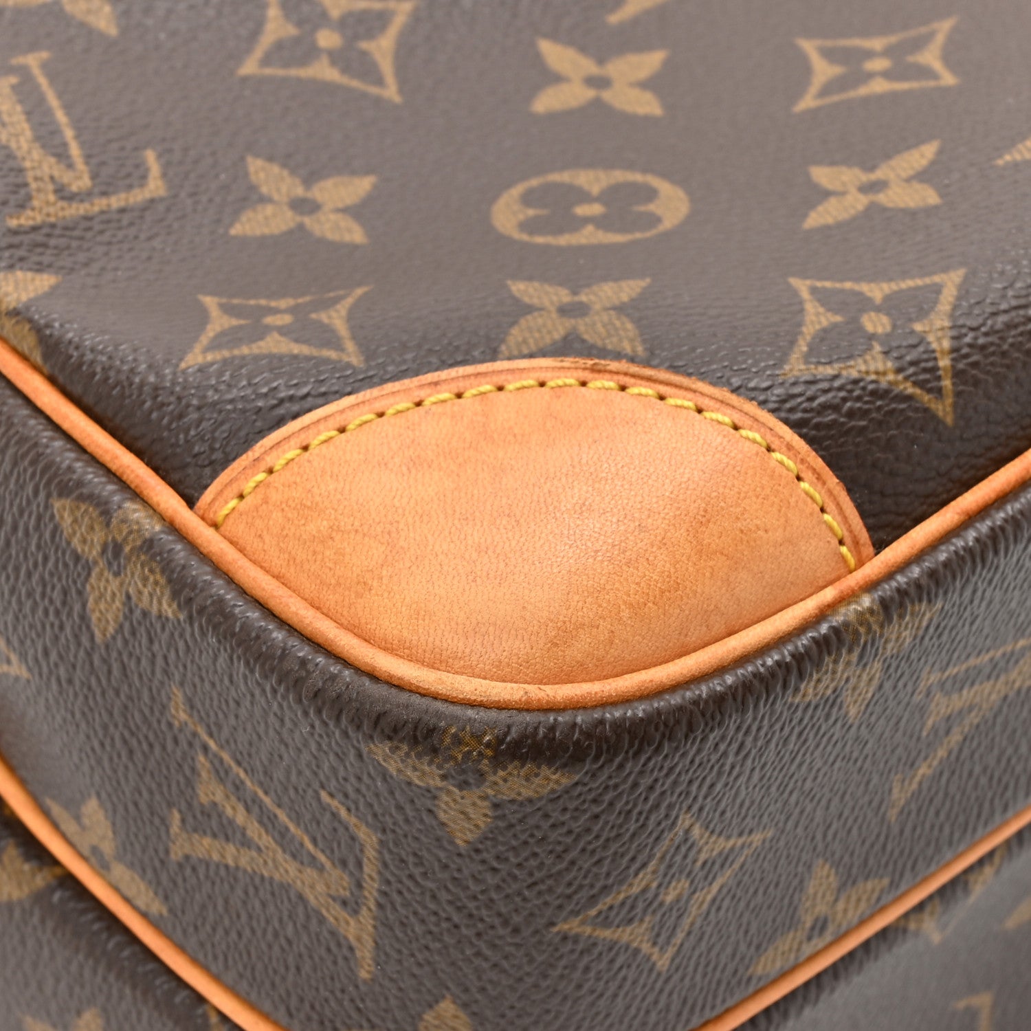 Louis Vuitton Monogram Nil 28