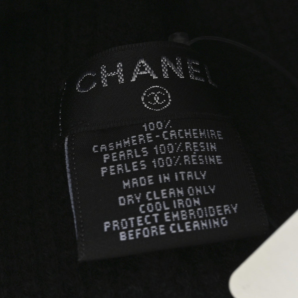 Cashmere Logo Beanie Hat Black White