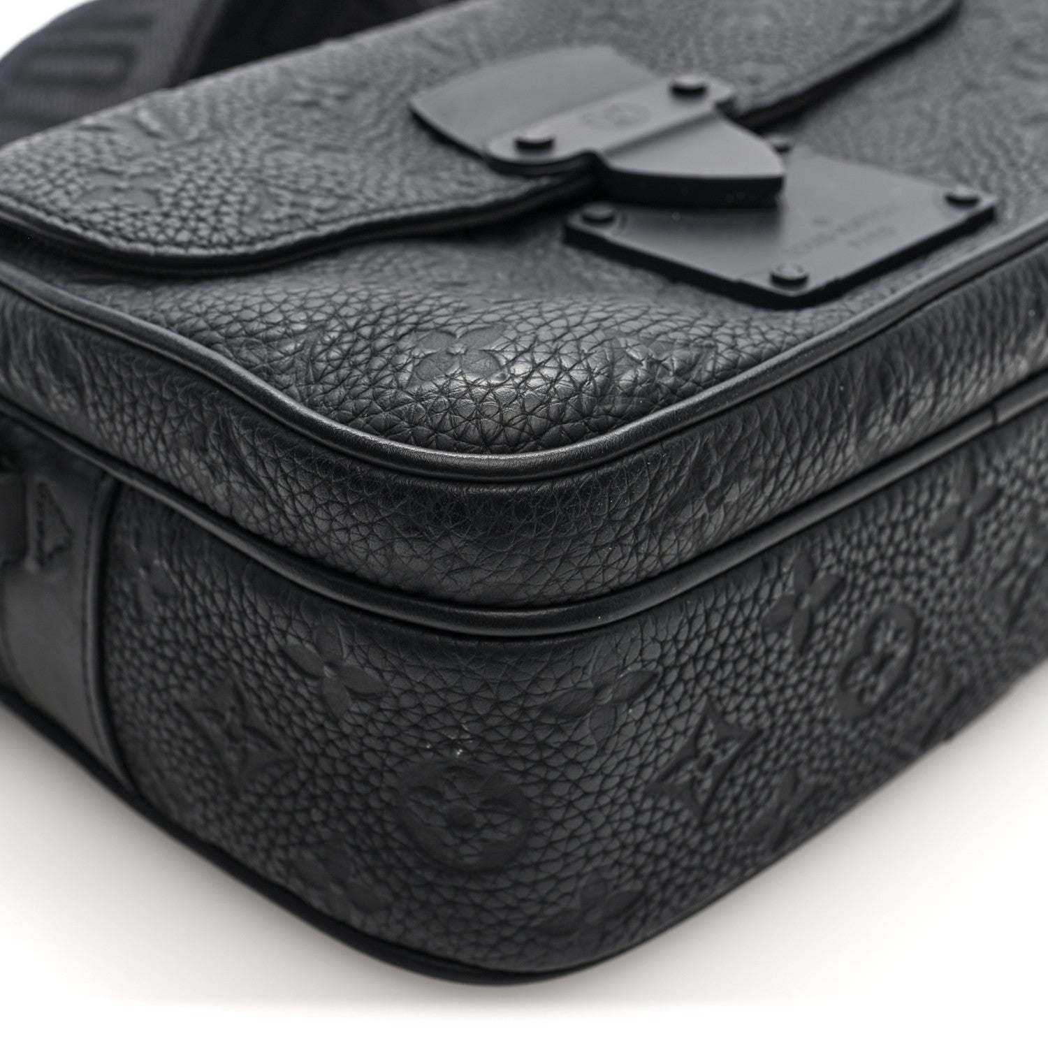 Louis Vuitton Taurillon Monogram S Lock Messenger Black