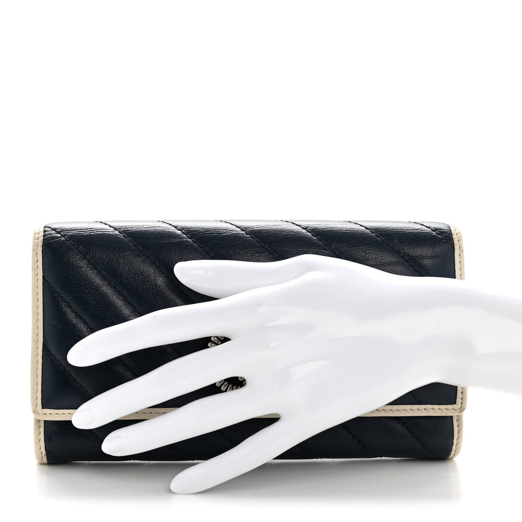 Gucci Vintage Effect Calfskin Matelasse Diagonal Torchon GG Marmont Continental Wallet Blue Agata Mystic White