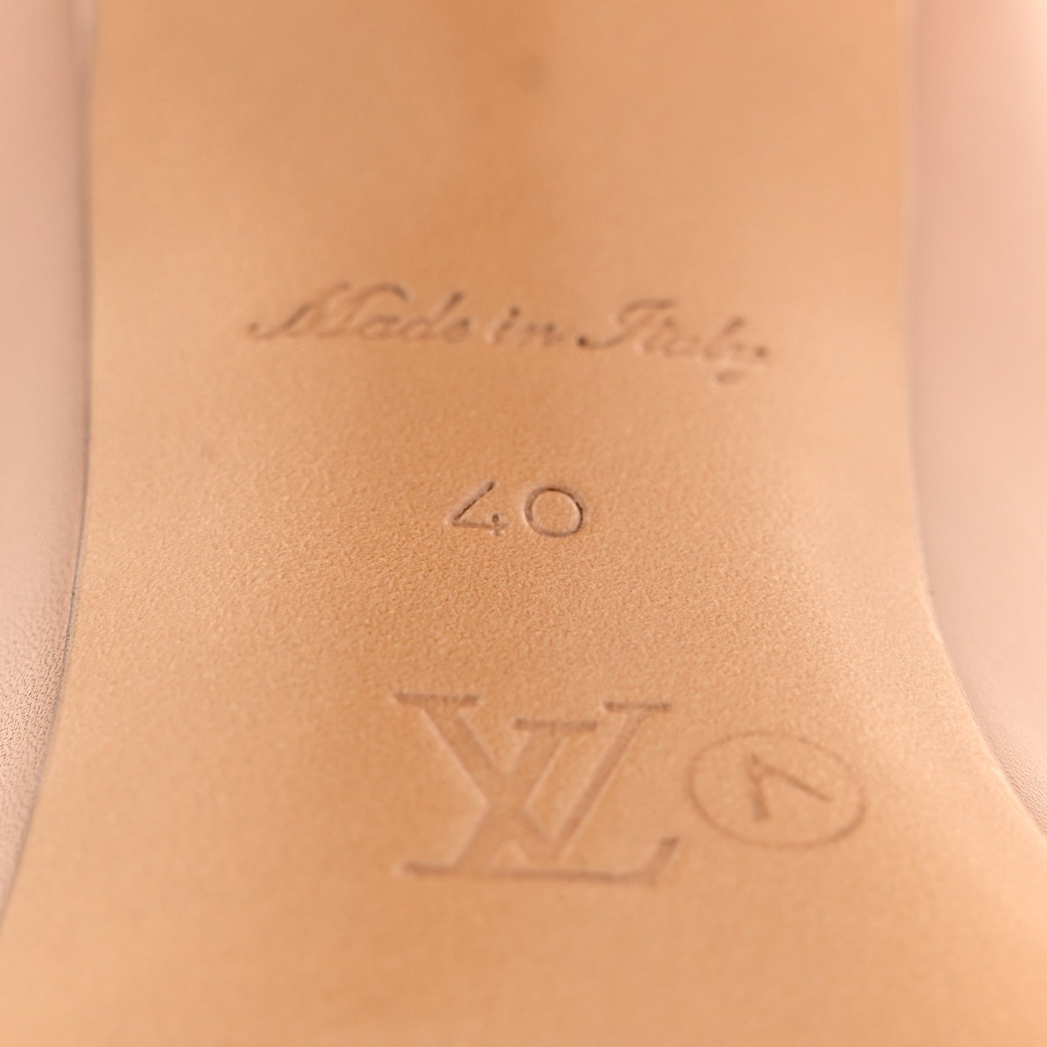Louis Vuitton Calfskin Signature Pumps 40 Nude Pink