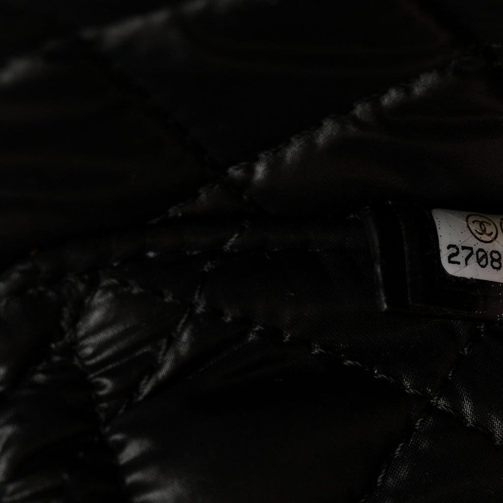 Caviar Quilted Vanity Pouch Black
