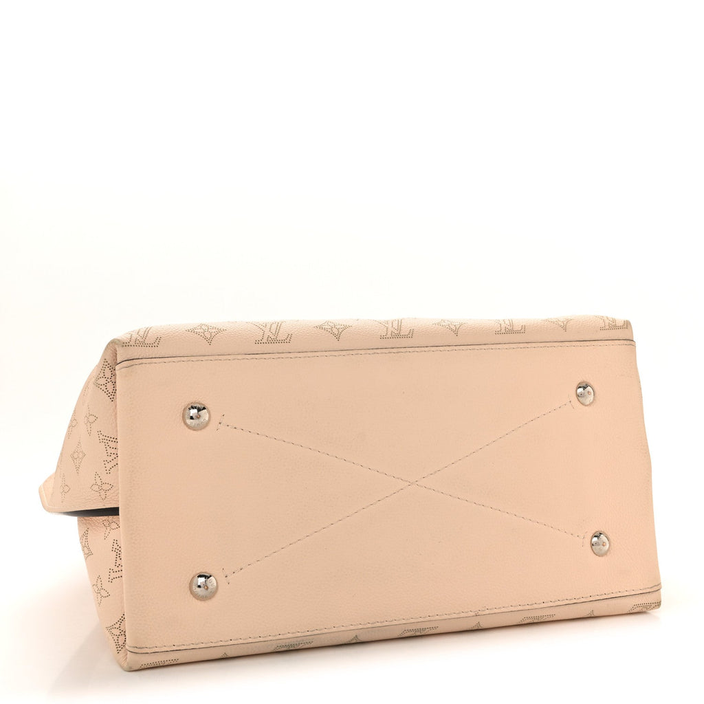 Louis Vuitton Mahina Carmel Hobo Creme