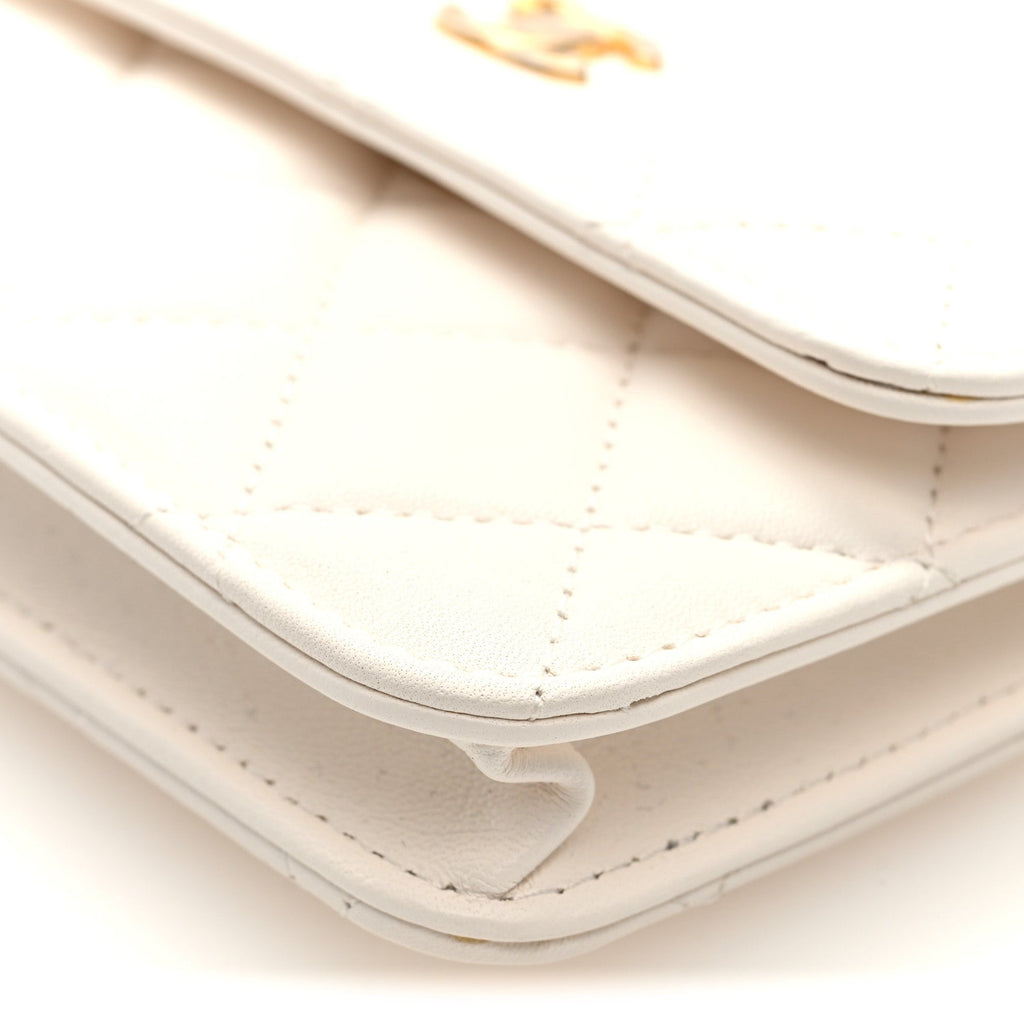Chanel Lambskin Quilted Pearl Crush Clutch With Chain White