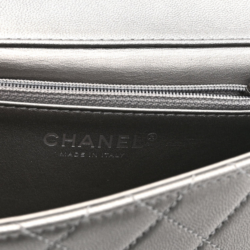 Chanel Metallic Goatskin Quilted Small Chic Pearls Flap Silver