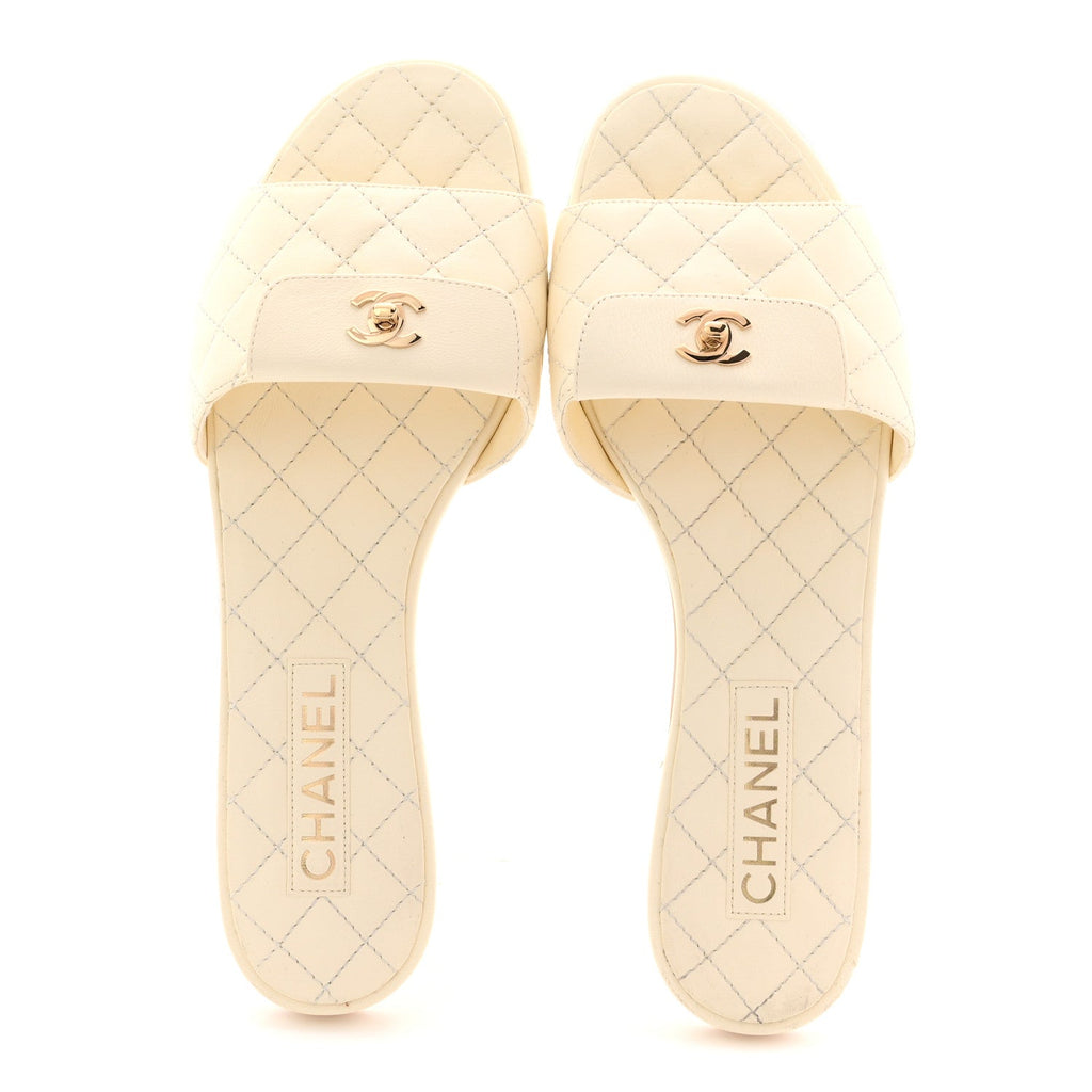 Lambskin Quilted CC Turnlock Sandals 41 Ivory