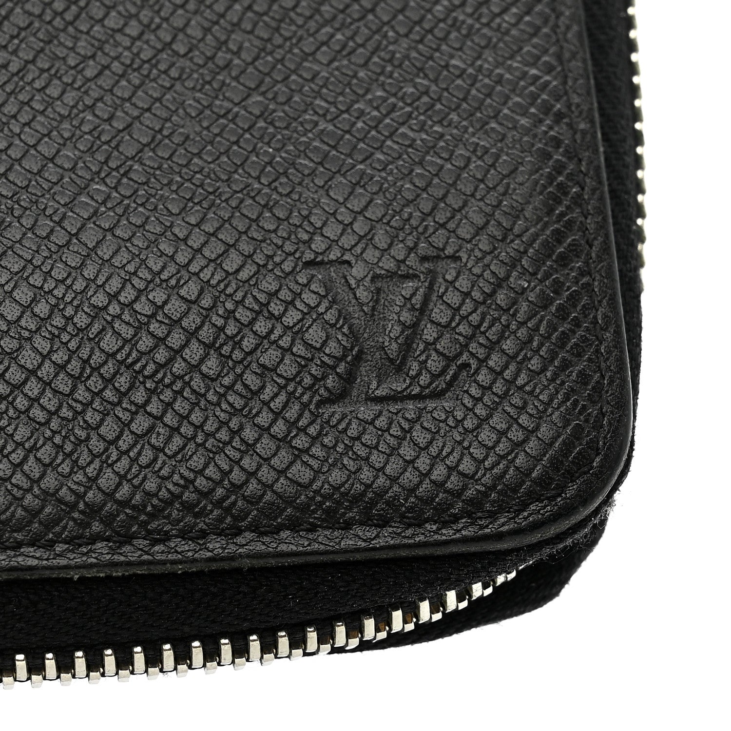 Louis Vuitton Taiga Vertical Zippy Wallet Black