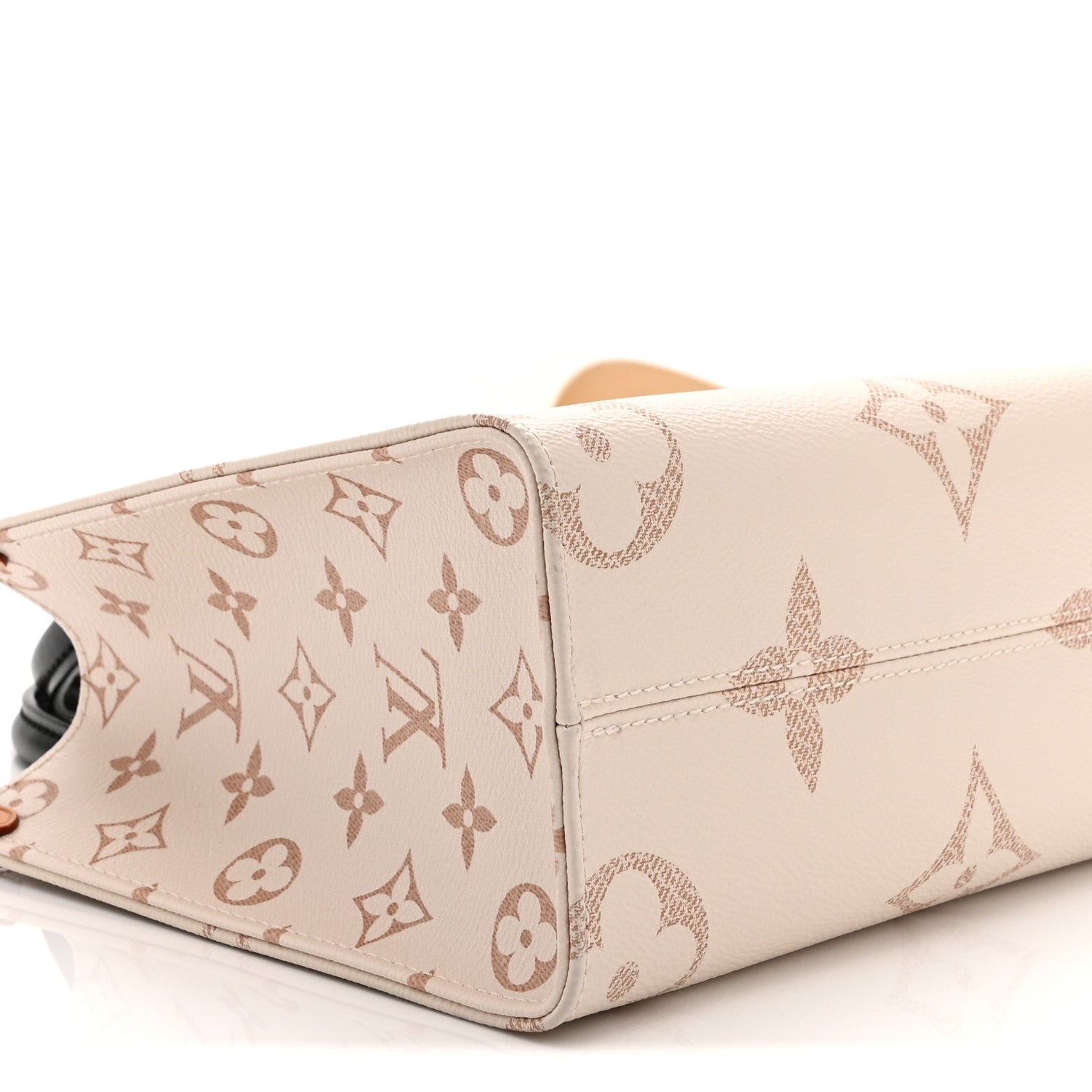 Louis Vuitton Monogram Dune Giant Onthego PM