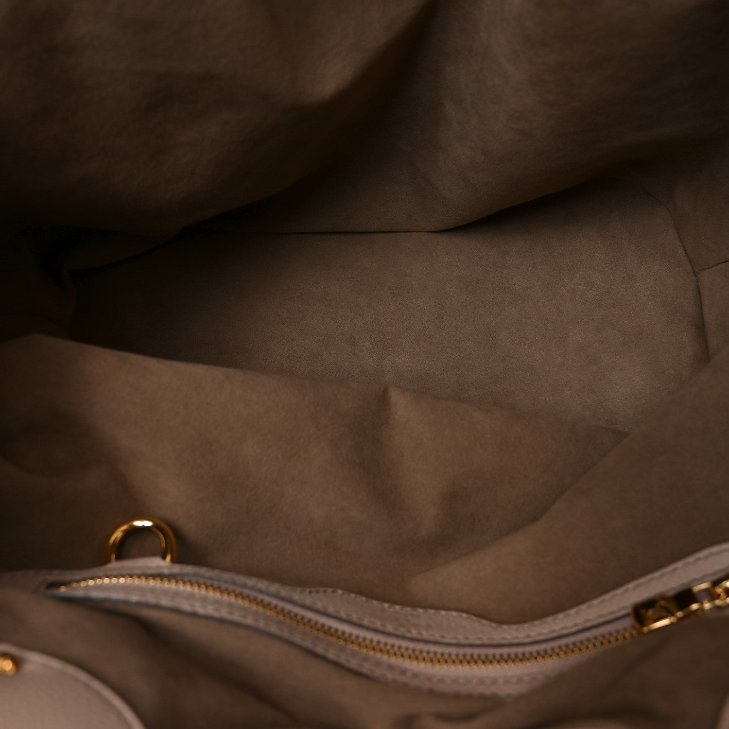Louis Vuitton Mahina L Taupe