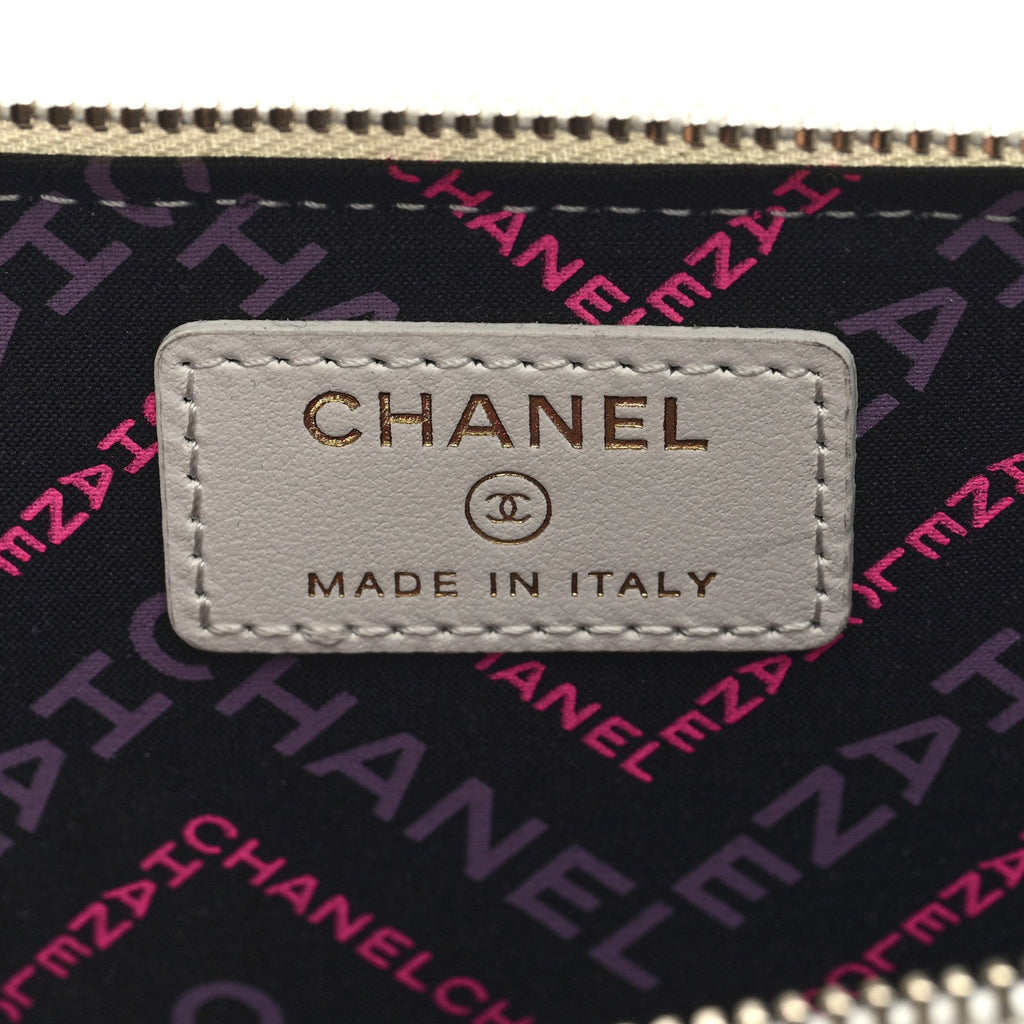Caviar Quilted CC Logo Zip Around Card Holder White