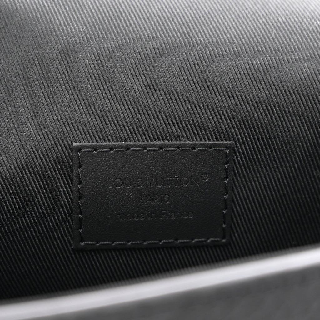 Louis Vuitton Taurillon Monogram Steamer Wearable Wallet Black