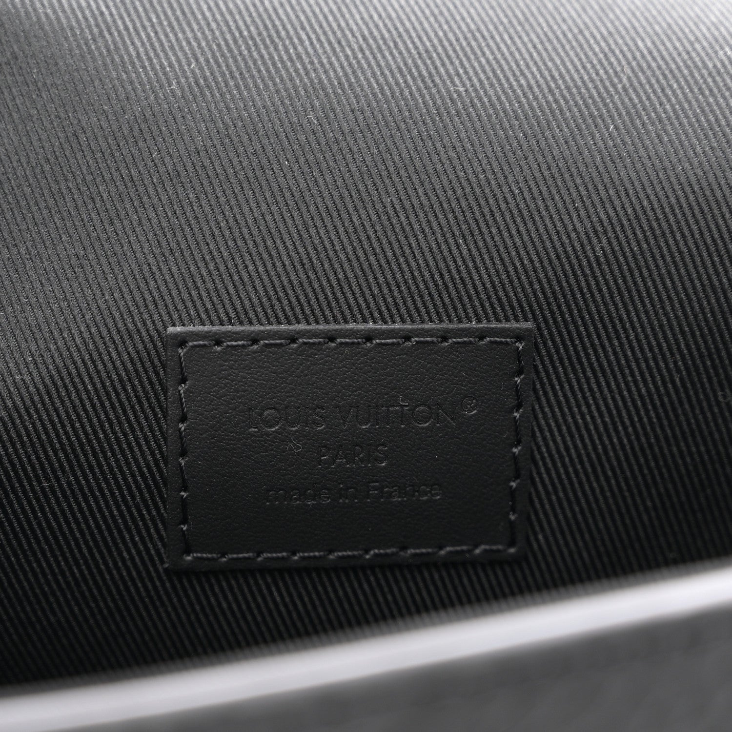 Louis Vuitton Taurillon Monogram Steamer Wearable Wallet Black