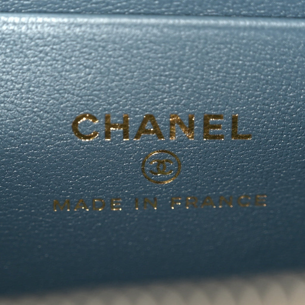 Chanel Lambskin Quilted Small Top Handle Vanity Case With Chain Blue