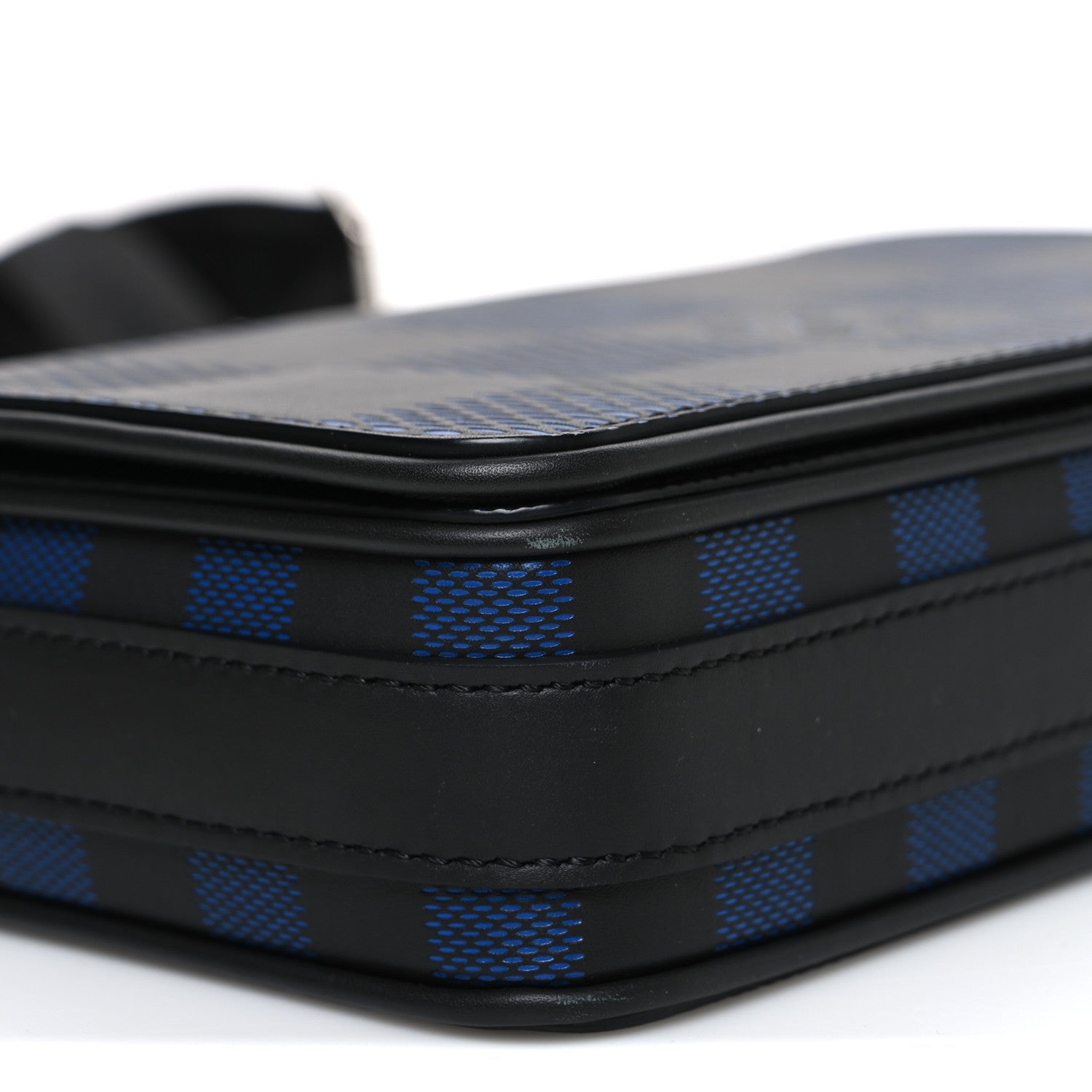 Louis Vuitton Damier Graphite 3D Studio Messenger Navy
