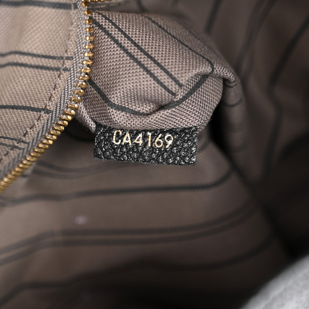 Louis Vuitton Empreinte Artsy MM Black