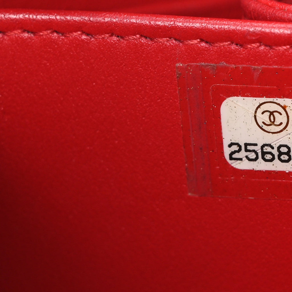 Chanel Caviar Quilted Filigree Vanity Clutch With Chain Red