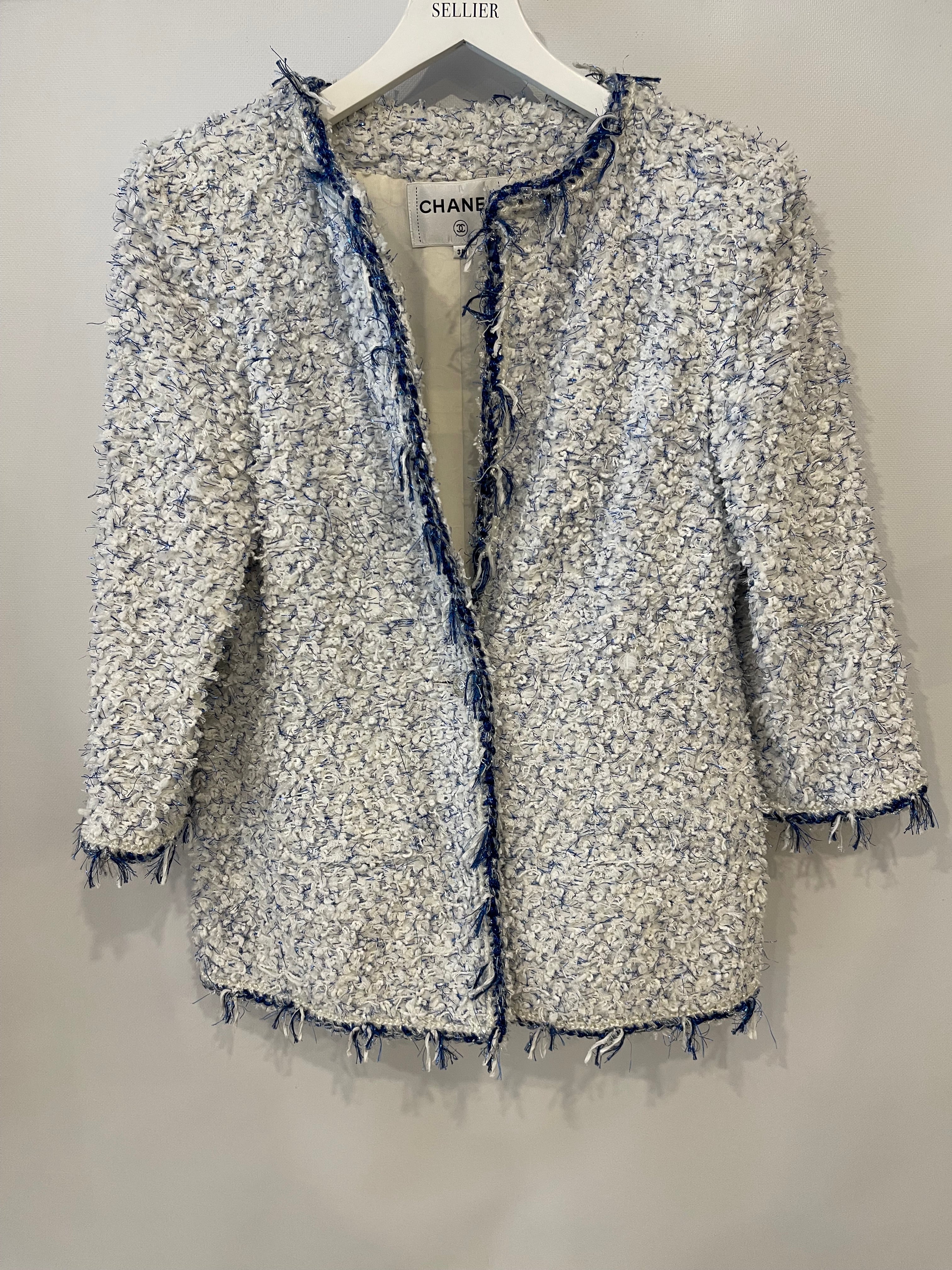 Chanel SS18 White and Blue Fantasy Tweed Jacket with Silver CC Logo Button Detail Size FR 38 (UK 10) RRP £5,100