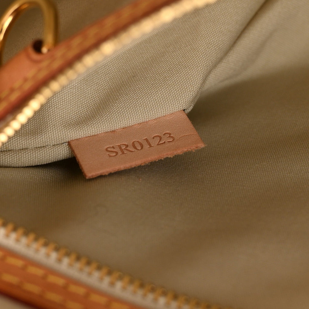 Louis Vuitton Vernis Brea MM Blanc Corail
