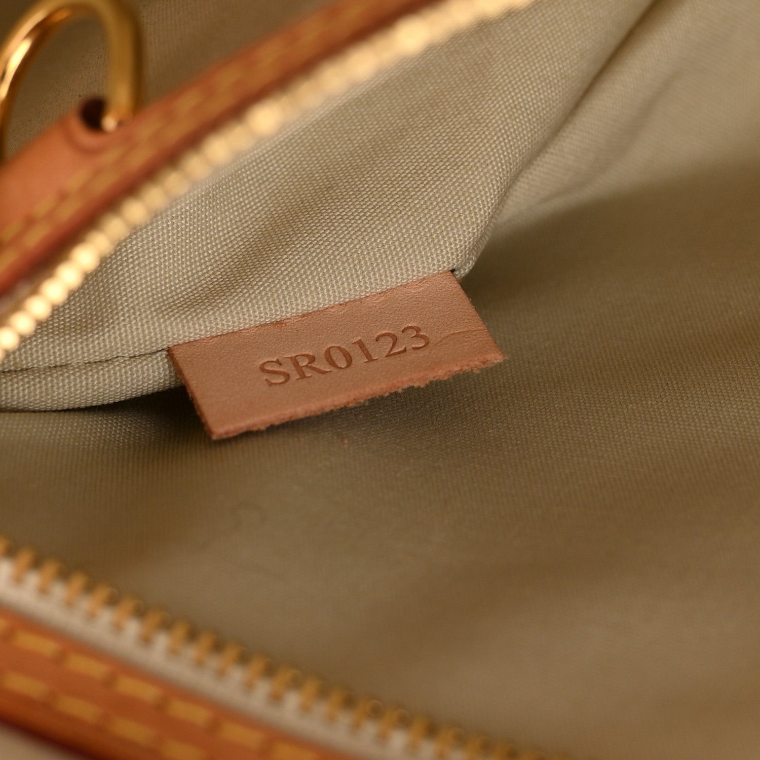 Louis Vuitton Vernis Brea MM Blanc Corail