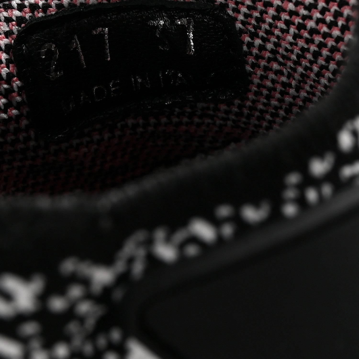 Prada Rubber Knit Printed Fabric Cloudbust Air Sneakers 37 White Pink Black