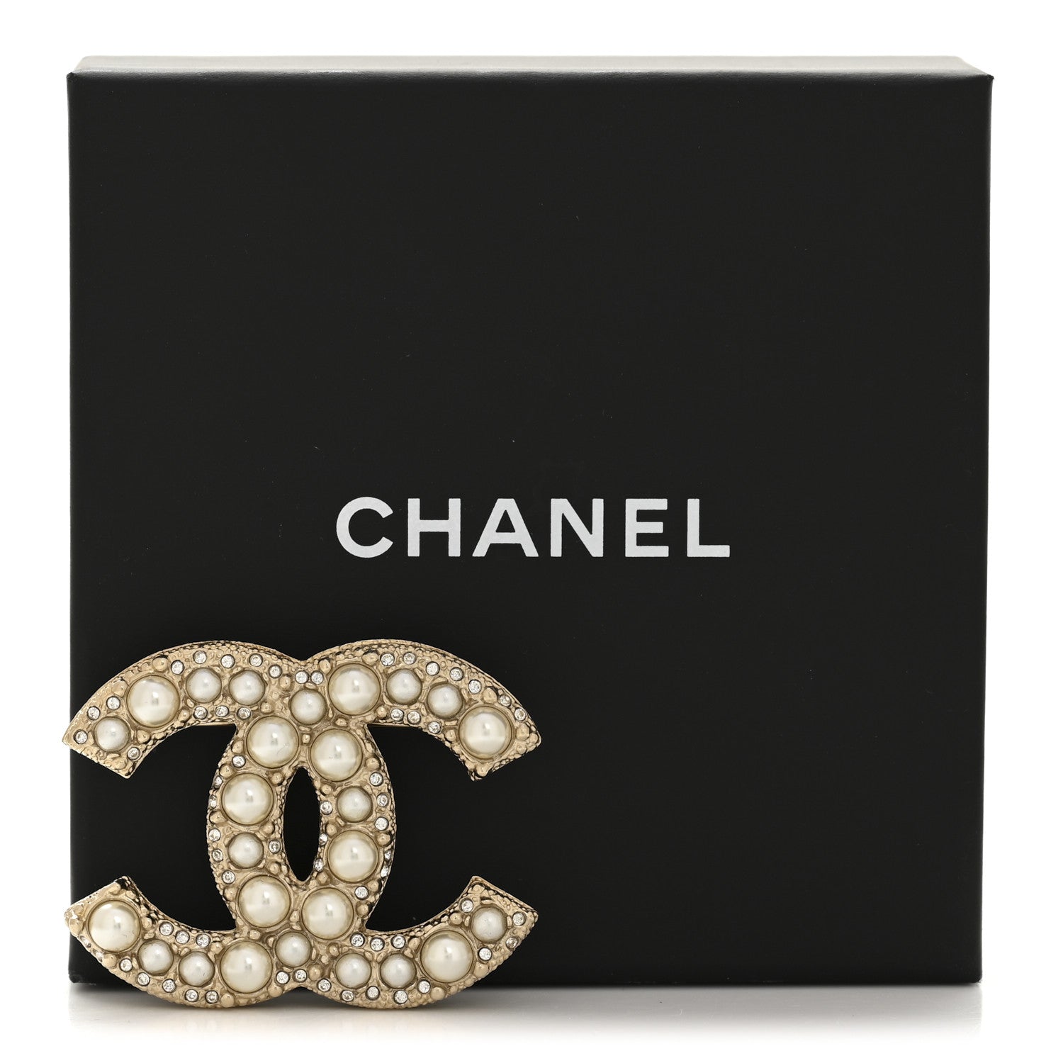 Metal Crystal Graduated Pearl CC Brooch Gold