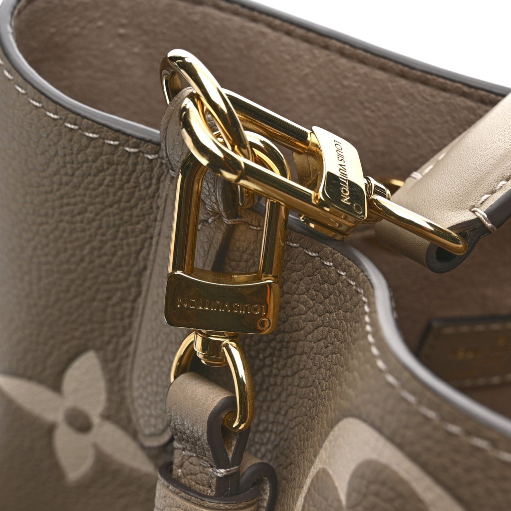 Louis Vuitton Empreinte Monogram Giant Neonoe MM Tourterelle Creme