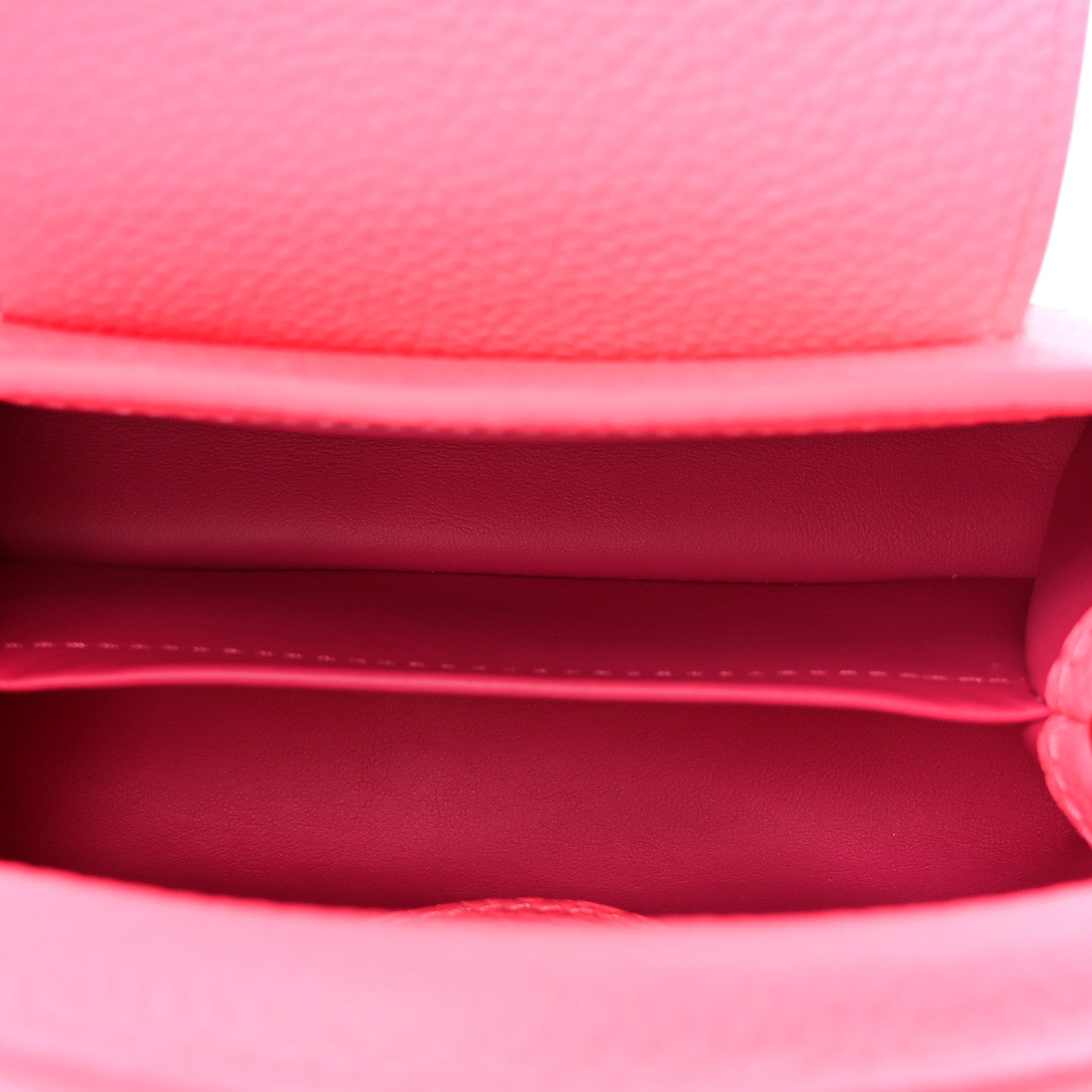 Louis Vuitton Taurillon Monogram Tuffetage Capucines Mini Fluo Pink