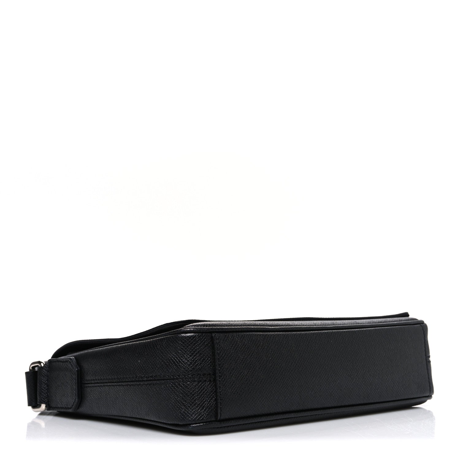 Louis Vuitton Taiga District PM Black