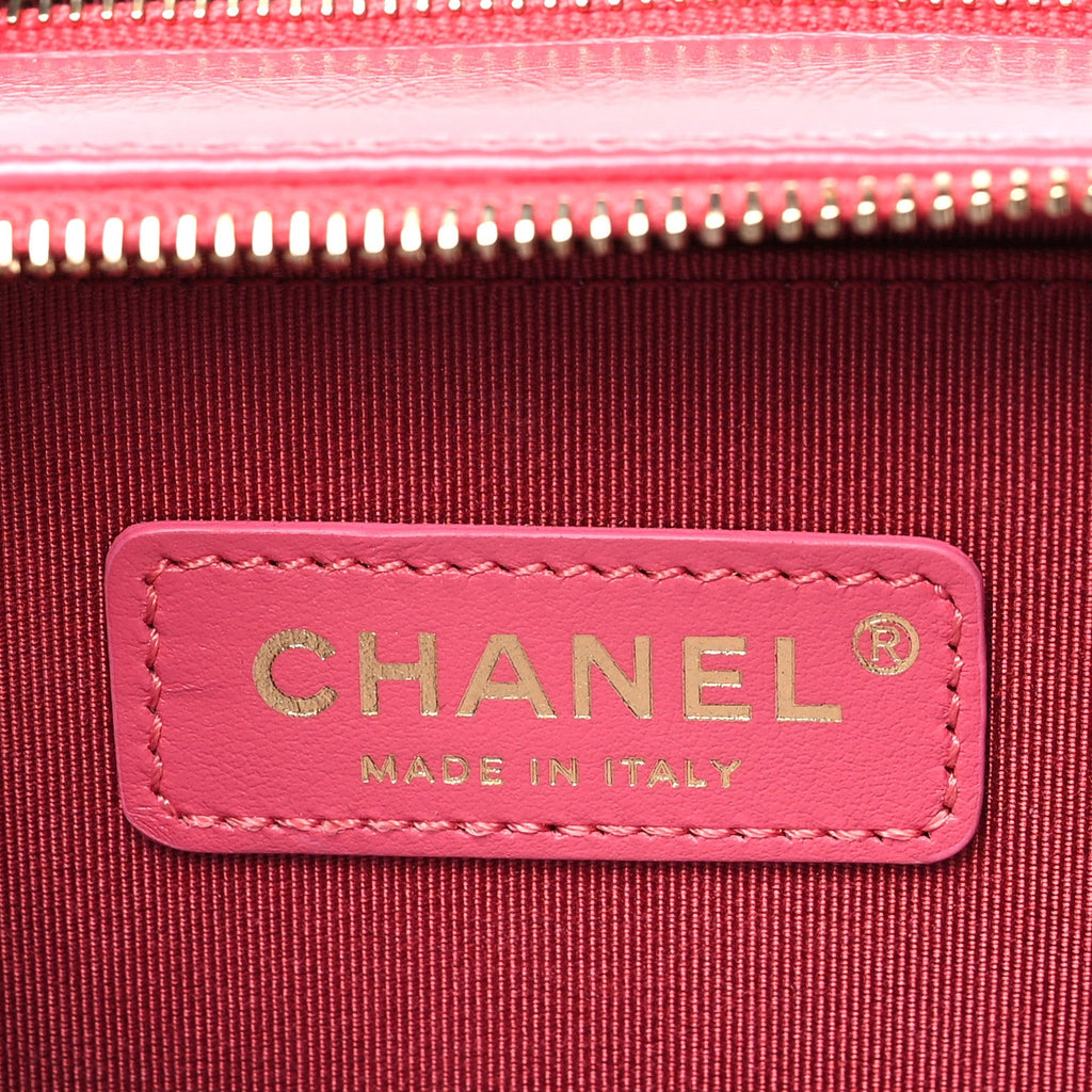 Chanel Crumpled Calfskin Quilted Mini Get Round Top Handle Vanity Case Pink