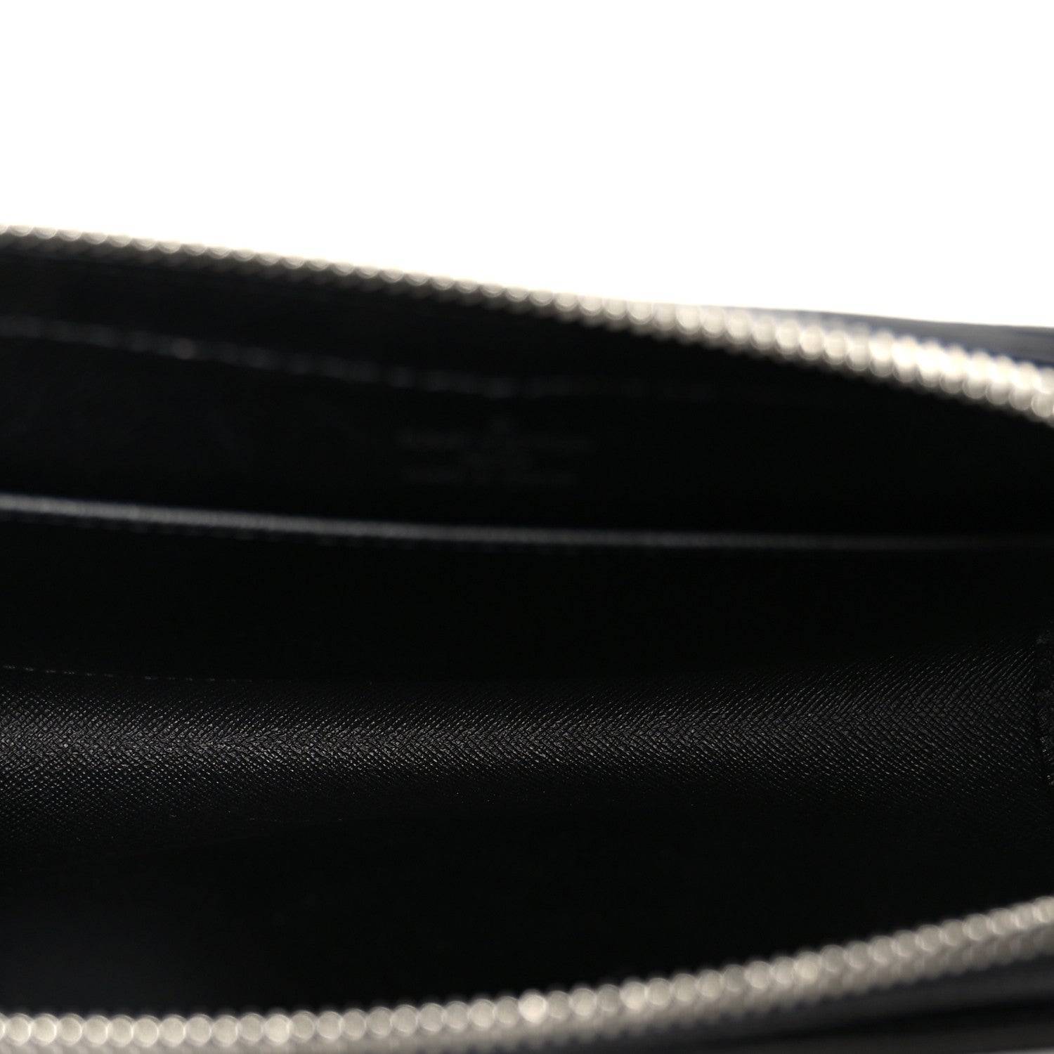 Louis Vuitton Taiga Baikal Pochette Ardoise