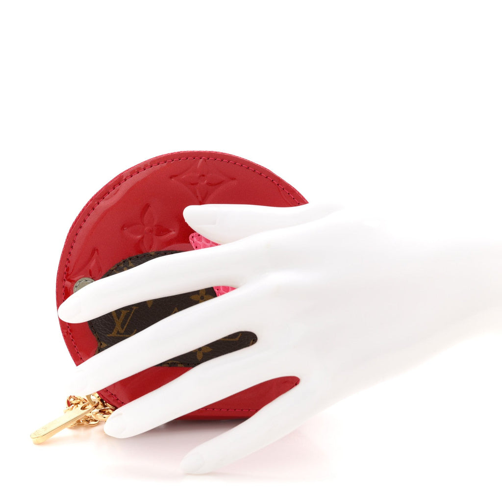 Louis Vuitton Vernis Animania Lapin Bunny Round Coin Purse Pomme D'Amour