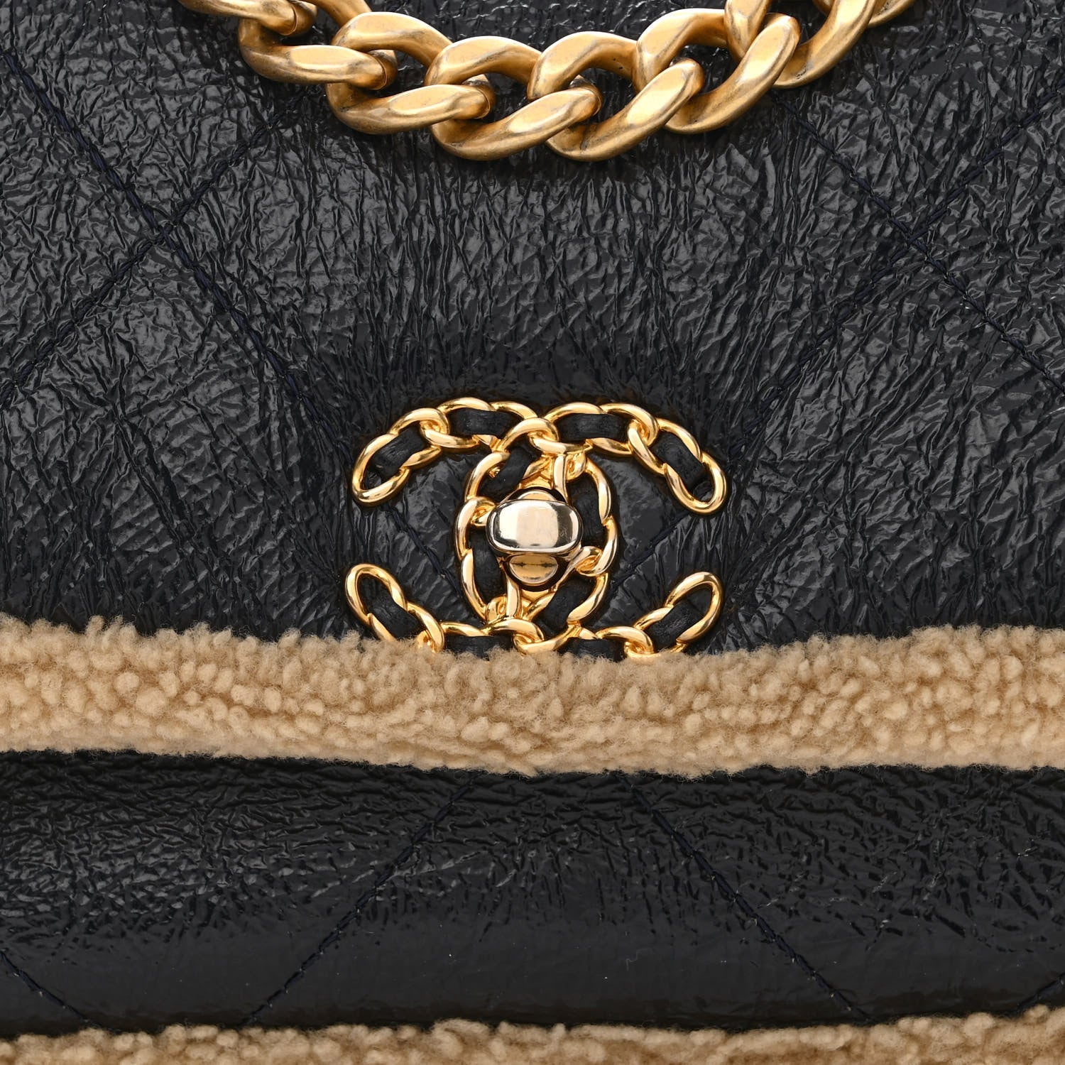 Chanel Crumpled Calfskin Shearling Sheepskin Quilted Medium Chanel 19 Flap Navy